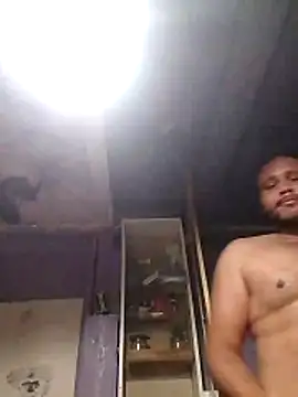 Snapshot of Guanatos13 chatting on 7, 2, 2026 Guanatos13 online show from 7, 2, 2026