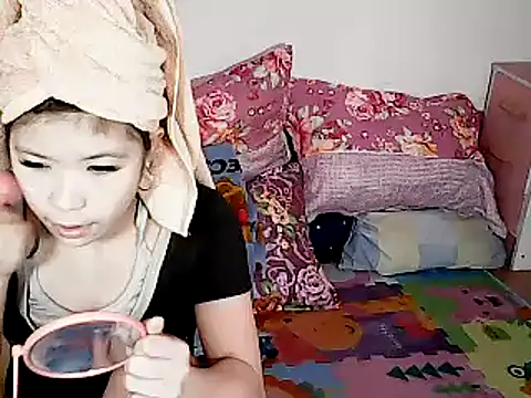 xxhotamizinggirl online show from 17, 3, 2026