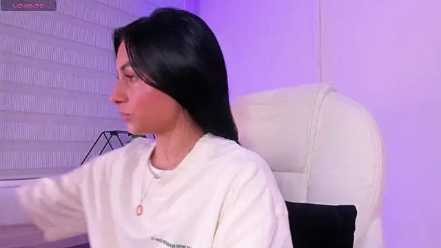 lilith petit  online show from 17, 4, 2026