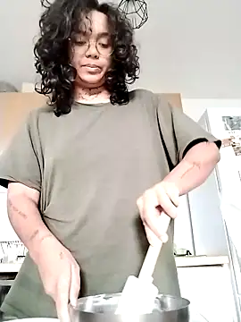 Snapshot of therealsun8 chatting on 21, 2, 2026 therealsun8 online show from 21, 2, 2026