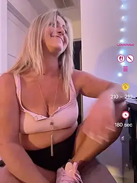 FoxyMillie online show from 1, 6, 2026