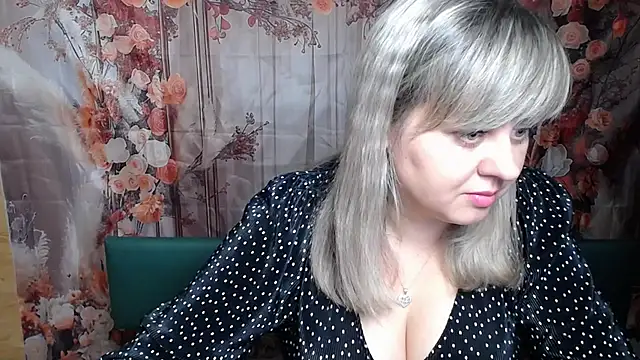 Snapshot of VeronicaSvitt chatting on 5, 2, 2026 VeronicaSvitt online show from 5, 2, 2026