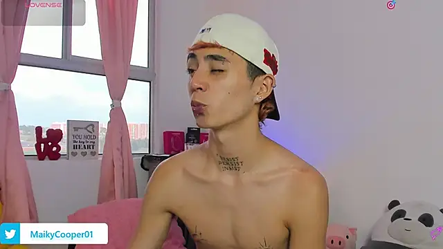 Maiky Cooper01 online show from 4, 3, 2026