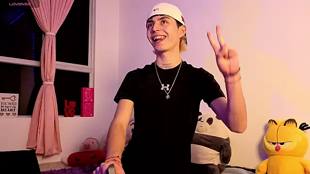 Maiky Cooper01 online show from 13, 4, 2026