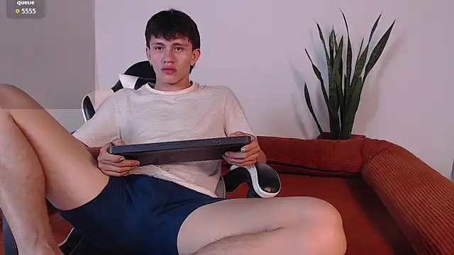 Snapshot of DarrenColleen chatting on 22, 2, 2026 DarrenColleen online show from 22, 2, 2026