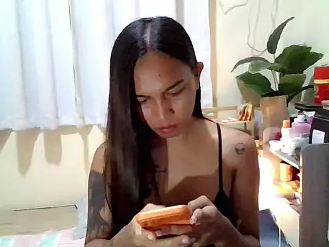 LOVELYMAYUMIE online show from 17, 6, 2026