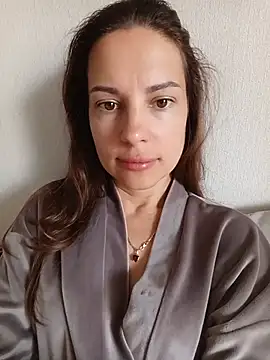 Snapshot of She-Moon chatting on 9, 7, 2026 She-Moon online show from 9, 7, 2026