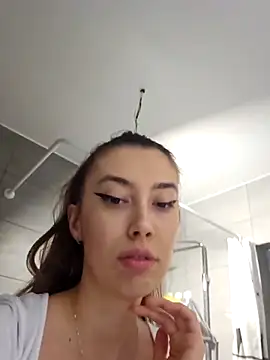 Virgin Pussy SquirtX online show from 15, 2, 2026