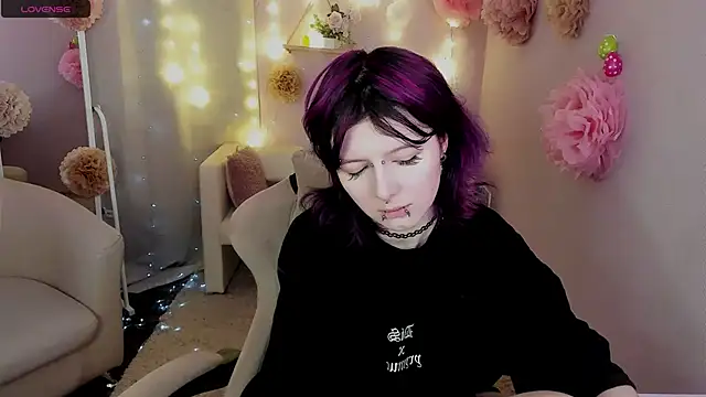 Snapshot of Ashley_Veil chatting on 25, 4, 2026 Ashley Veil online show from 25, 4, 2026