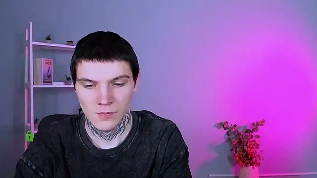 Snapshot of miles_candy chatting on 10, 2, 2026 miles candy online show from 10, 2, 2026