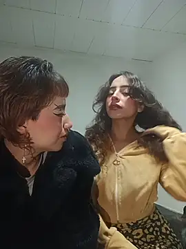 AlexxaAndRileyy online show from 16, 4, 2026