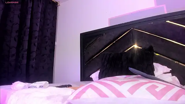 april jones05 online show from 18, 4, 2026