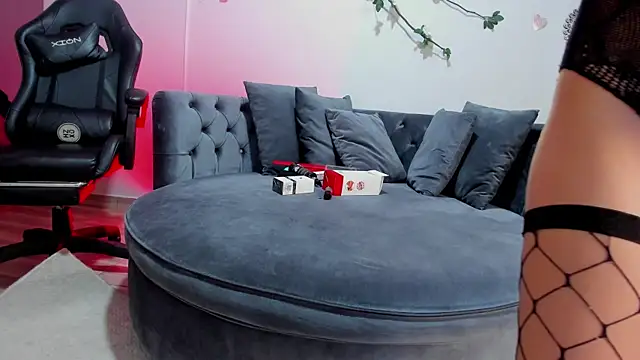 Snapshot of victoria_grey__ chatting on 28, 2, 2026 victoria grey online show from 28, 2, 2026