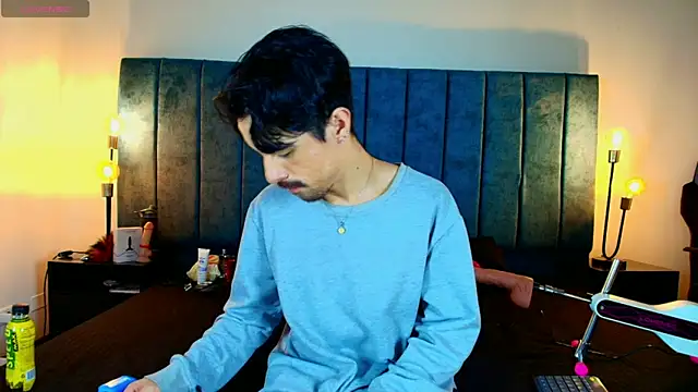 Ethan Briggs  online show from 11, 4, 2026