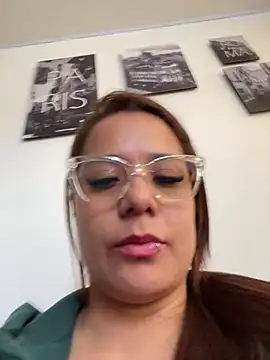 Snapshot of Pretty__Milf chatting on 17, 7, 2026 Pretty Milf online show from 17, 7, 2026