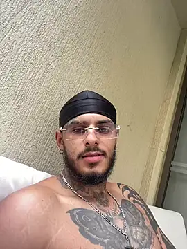 liyamjunior online show from 8, 2, 2026