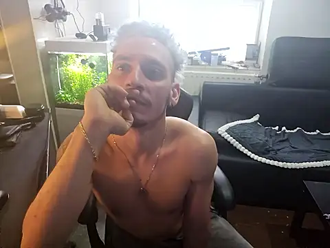 Rayzel White online show from 13, 1, 2026