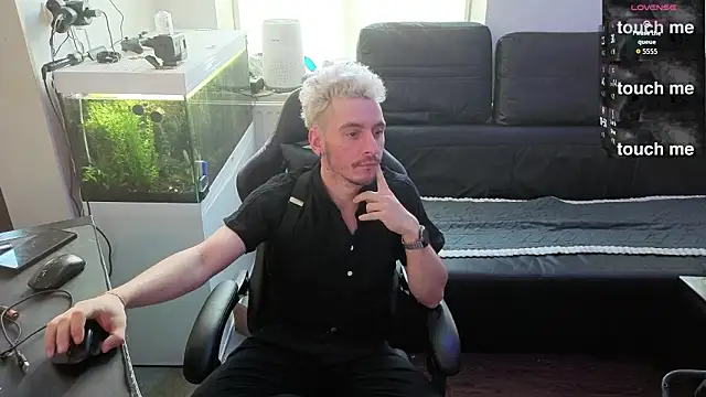 Rayzel White online show from 3, 2, 2026