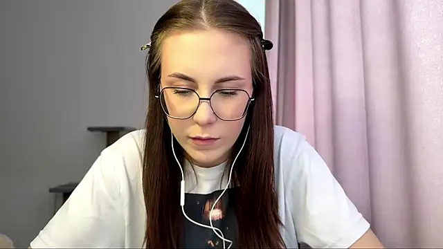 Snapshot of JanelleCourville chatting on 22, 2, 2026 JanelleCourville online show from 22, 2, 2026