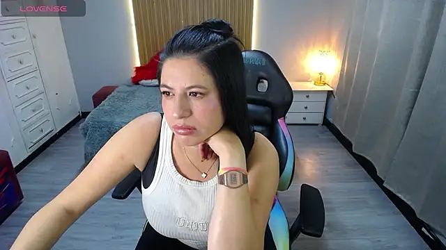 Snapshot of keileen_luna chatting on 25, 2, 2026 keileen luna online show from 25, 2, 2026