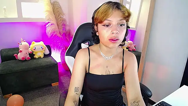 Snapshot of melodyy_as chatting on 28, 4, 2026 melodyy as online show from 28, 4, 2026