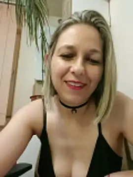 Snapshot of AdaJoy chatting on 8, 5, 2026 AdaJoy online show from 8, 5, 2026