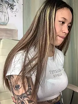 Diosa Pink online show from 23, 2, 2026