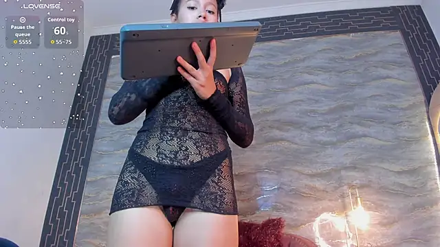 SHINYY STAR  online show from 9, 4, 2026