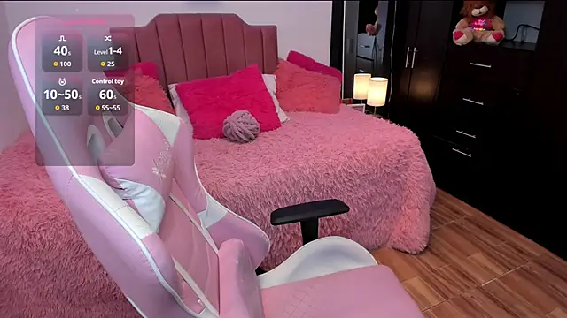 Nina curves online show from 9, 2, 2026