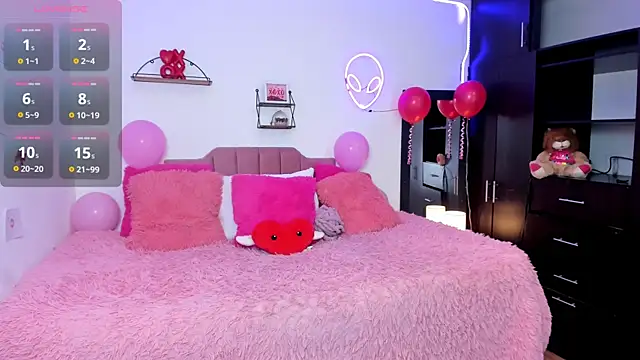 Nina curves online show from 12, 2, 2026