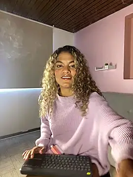 Snapshot of AngelPinkk_ chatting on 1, 2, 2026 AngelPinkk online show from 1, 2, 2026