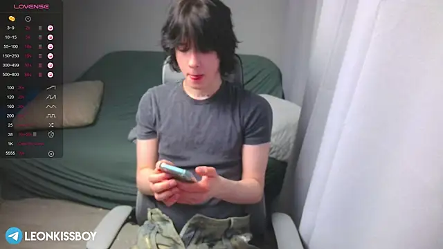 LeonBoykisser online show from 16, 3, 2026