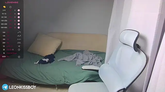 LeonBoykisser online show from 18, 3, 2026