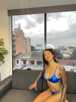 Snapshot of LizStorm_ chatting on 7, 5, 2026 LizStorm online show from 7, 5, 2026