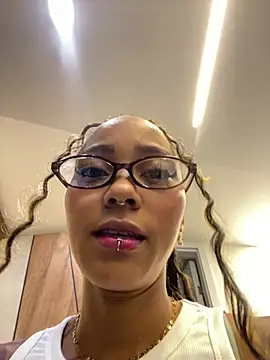 Snapshot of LizStorm_ chatting on 24, 6, 2026 LizStorm online show from 24, 6, 2026