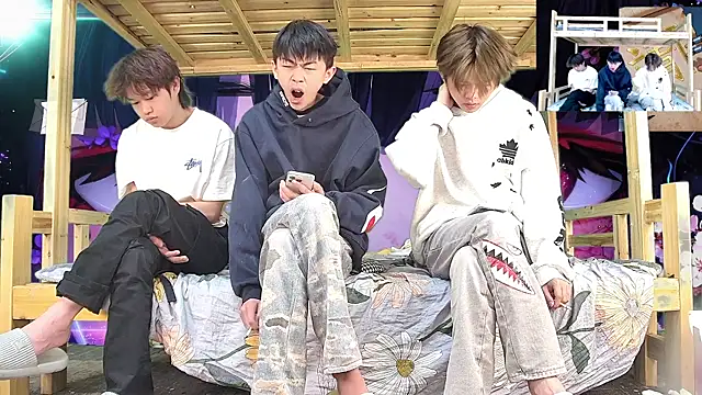 Snapshot of xiaohuangren01 chatting on 2, 3, 2026 xiaohuangren01 online show from 2, 3, 2026