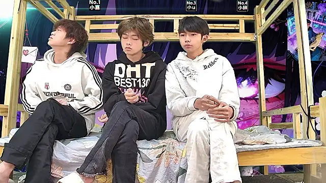 xiaohuangren01 online show from 18, 3, 2026