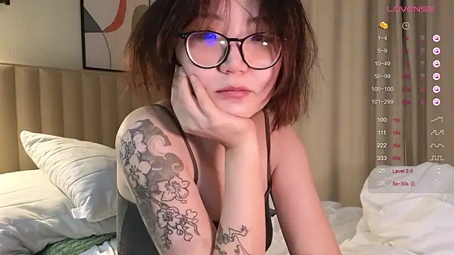 nullgirl online show from 26, 2, 2026