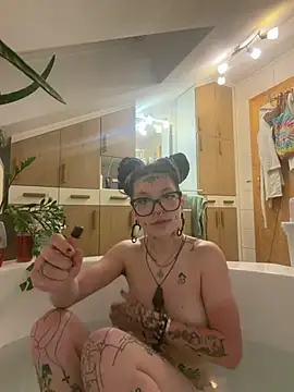 Snapshot of demonLamia chatting on 13, 5, 2026 demonLamia online show from 13, 5, 2026
