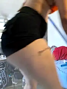 LadySn0w26 online show from 15, 4, 2026