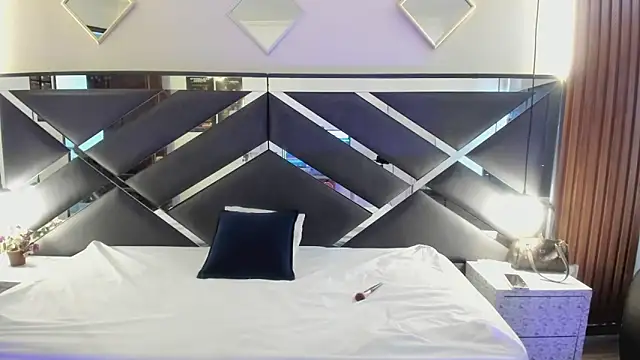 Ambarross  online show from 6, 4, 2026