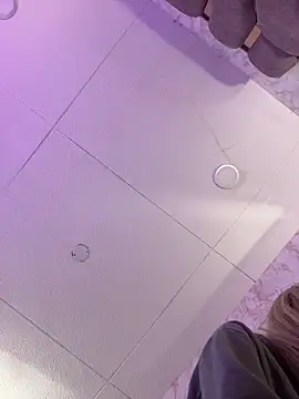 elodie rouge online show from 11, 4, 2026