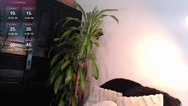 Snapshot of Mia_Volkova_ chatting on 9, 5, 2026 Mia Volkova online show from 9, 5, 2026