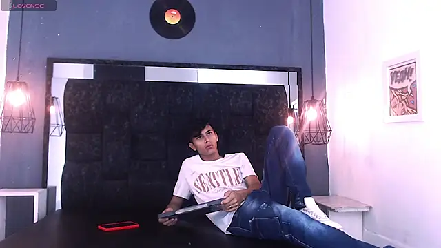 Snapshot of James_And_Kenet chatting on 28, 2, 2026 James And Kenet online show from 28, 2, 2026