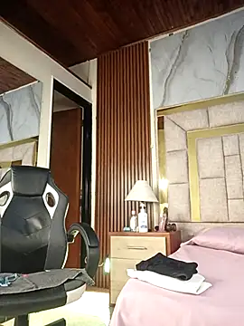 Snapshot of RossyAlvarez chatting on 1, 4, 2026 RossyAlvarez online show from 1, 4, 2026