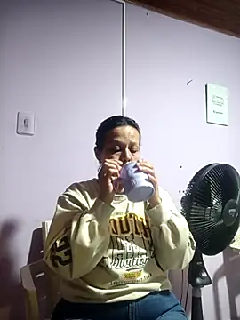 Snapshot of RossyAlvarez chatting on 8, 4, 2026 RossyAlvarez online show from 8, 4, 2026