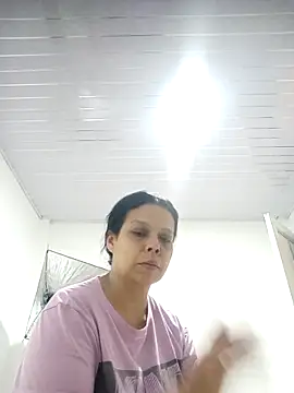 Snapshot of RossyAlvarez chatting on 14, 4, 2026 RossyAlvarez online show from 14, 4, 2026