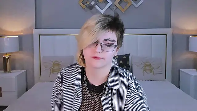 Snapshot of ABSI_GLITCH chatting on 4, 2, 2026 ABSI GLITCH online show from 4, 2, 2026