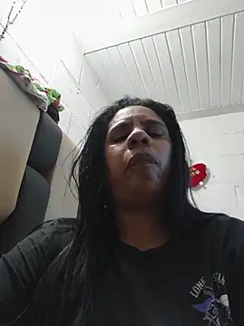 Snapshot of Zeyllyjhonson chatting on 8, 5, 2026 Zeyllyjhonson online show from 8, 5, 2026