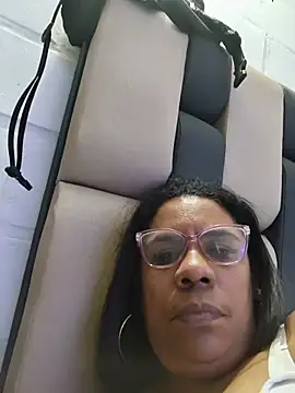 Snapshot of Zeyllyjhonson chatting on 23, 5, 2026 Zeyllyjhonson online show from 23, 5, 2026